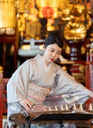 Esperienza koto strumento musicale giapponese